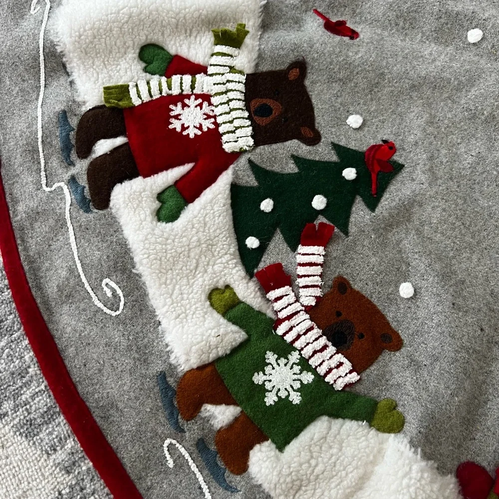 Crate & Barrel skating bears tree 🌲 skirt